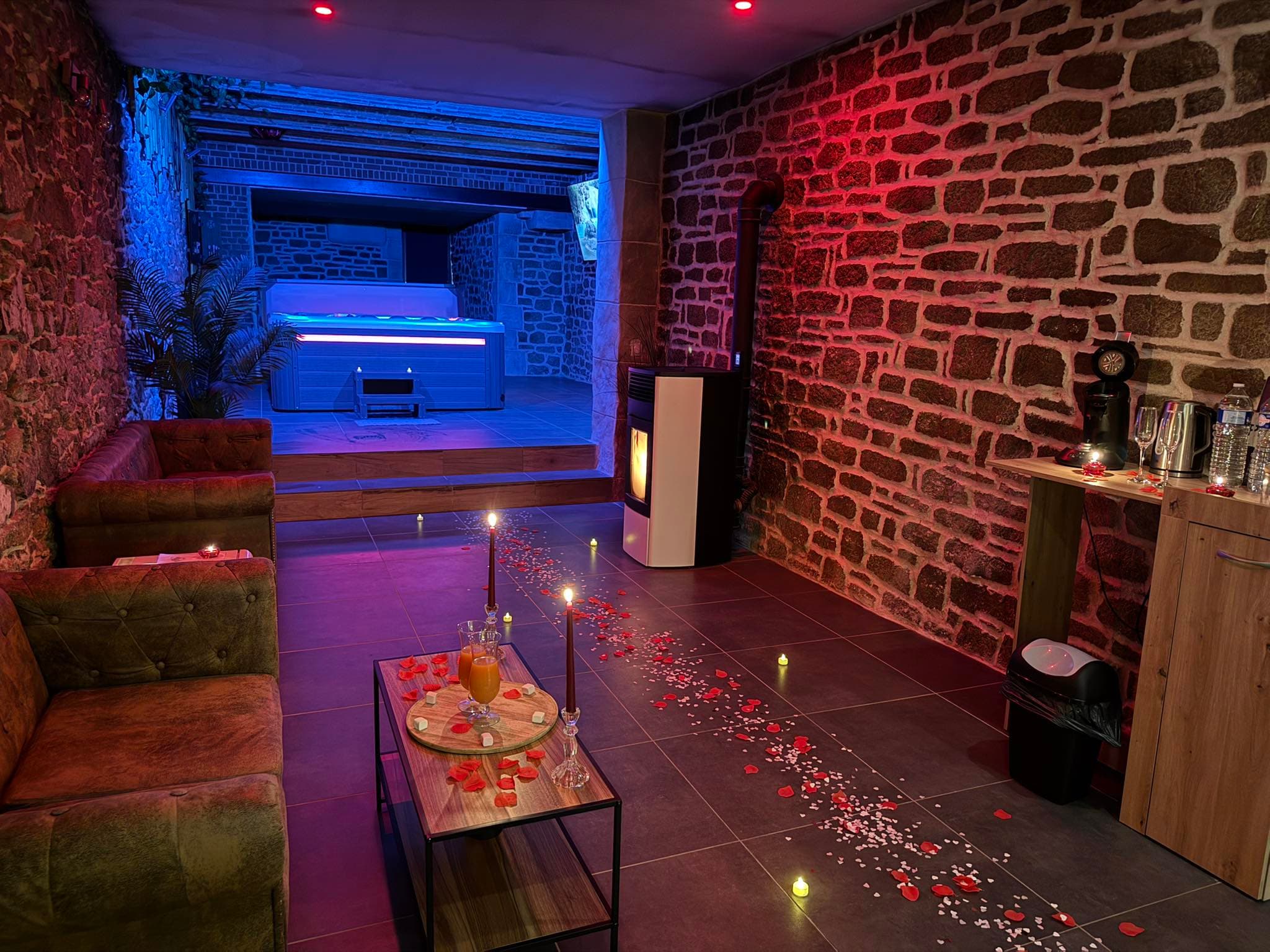 Salon du spa privatif Une bulle de sparadis à Trélon - bougies et lumières d'ambiance